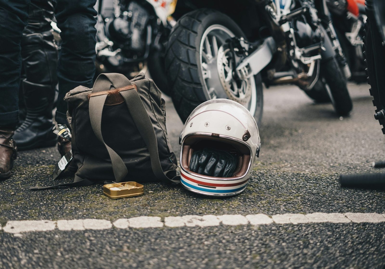 ambitious-studio-rick-barrett-uYD-WRJaFS8-unsplash